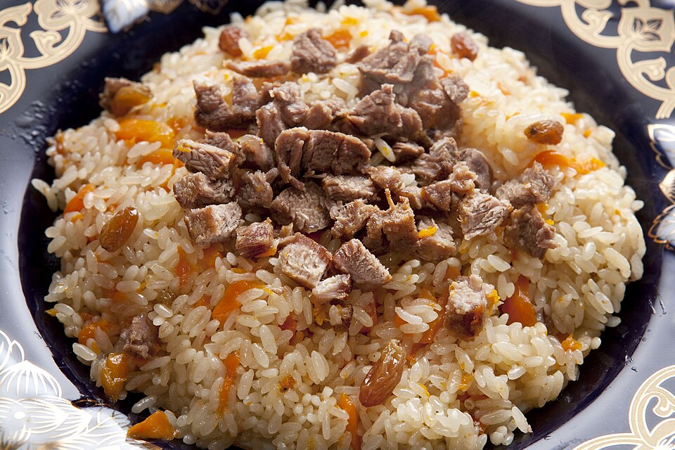 Плов с мясом и морковью